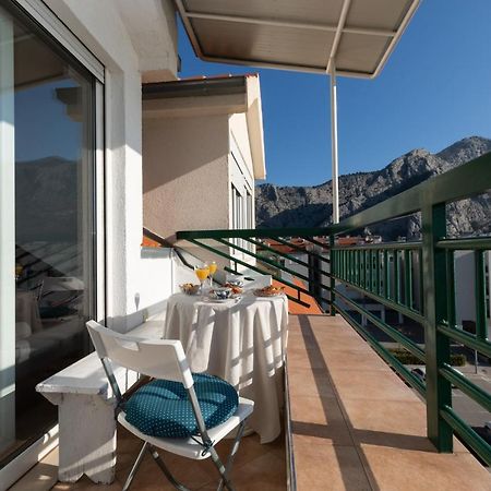 Apartman Monika โอมิช ภายนอก รูปภาพ