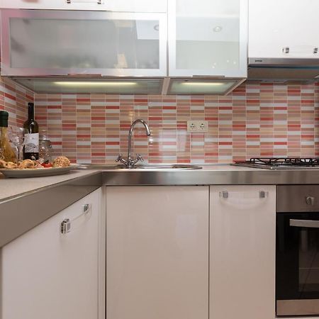 Apartman Monika โอมิช ภายนอก รูปภาพ