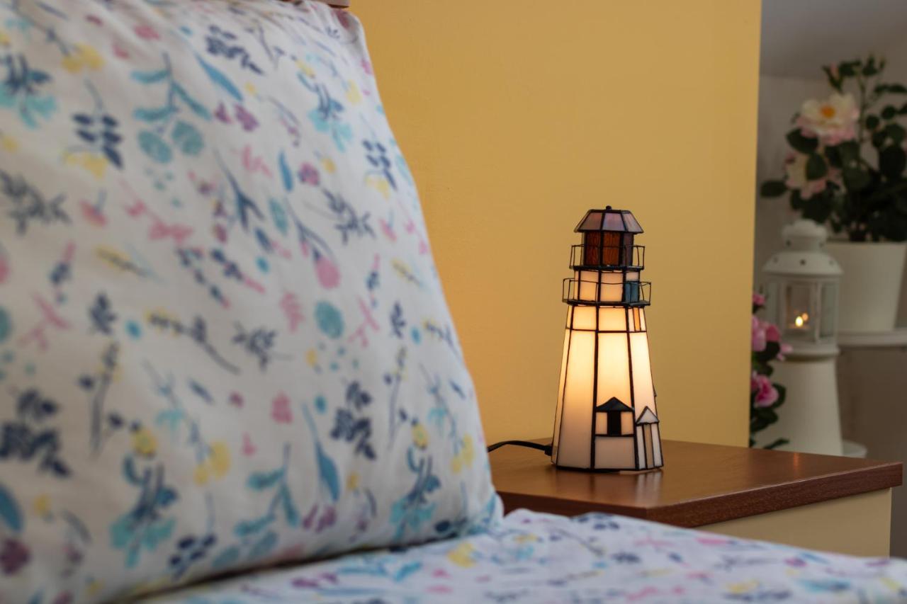 Apartman Monika โอมิช ภายนอก รูปภาพ