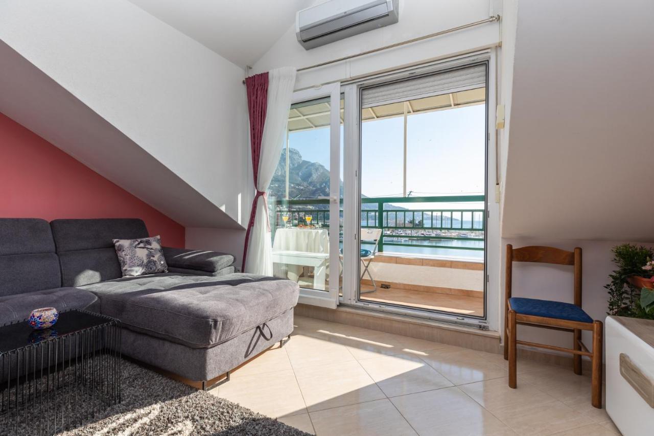 Apartman Monika โอมิช ภายนอก รูปภาพ