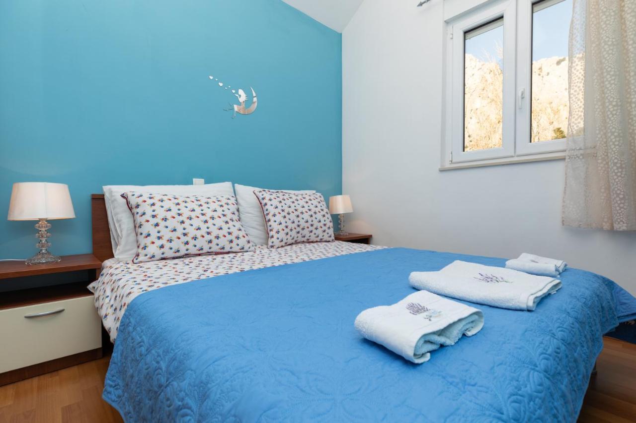 Apartman Monika โอมิช ภายนอก รูปภาพ