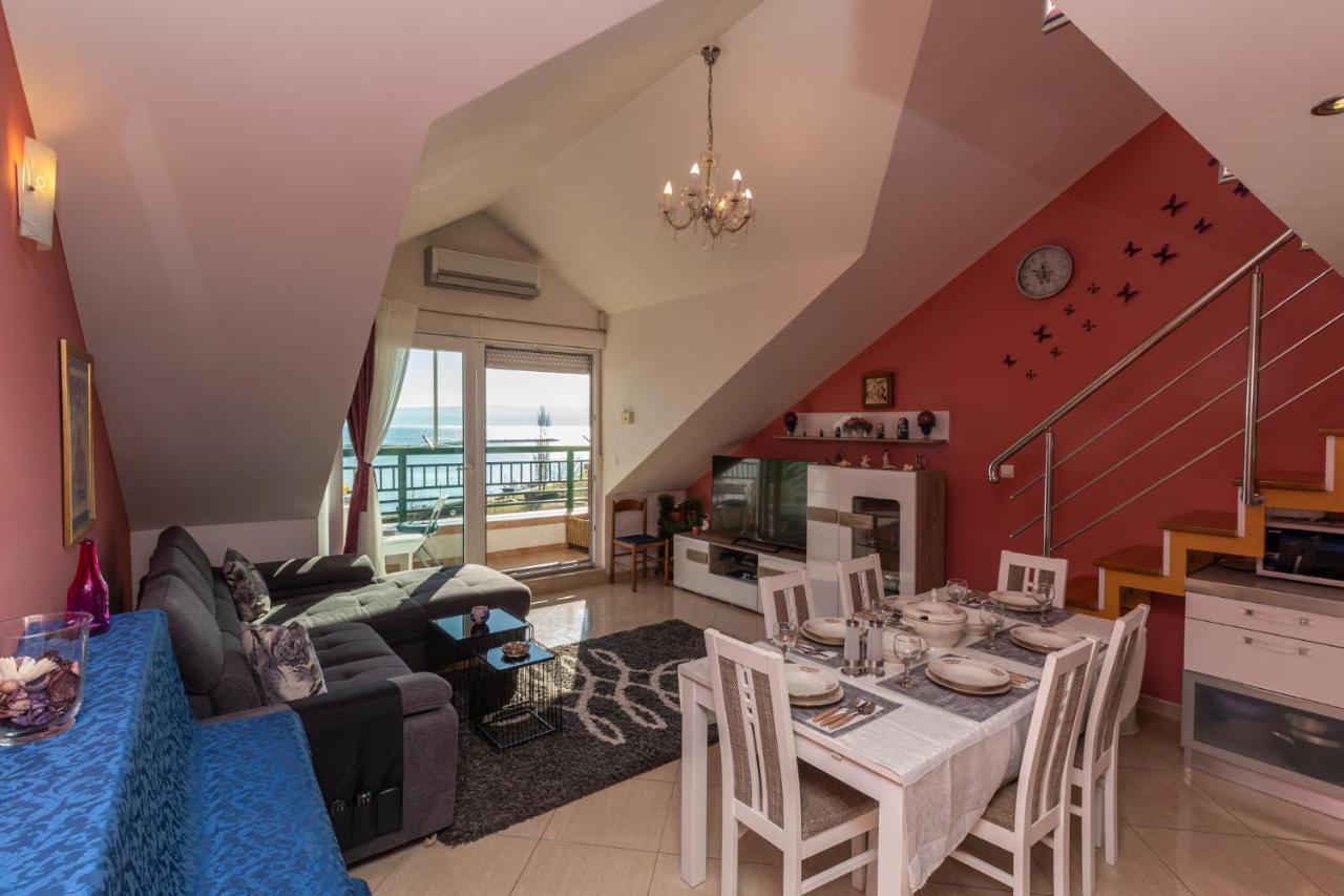 Apartman Monika โอมิช ภายนอก รูปภาพ